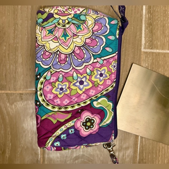 VERA  BRADLEY RETIRED HEATHER PATTERN QUILTED WRISTLET WITH  PUSH LOCK - Picture 4 of 11